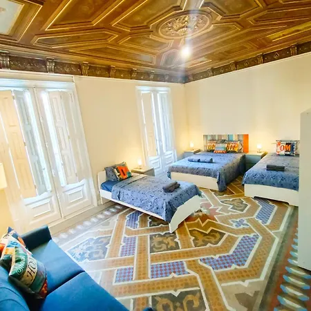 Oasis - Roger Lluria Hostal