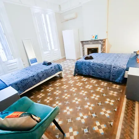 Auberge de jeunesse Oasis - Roger Lluria *